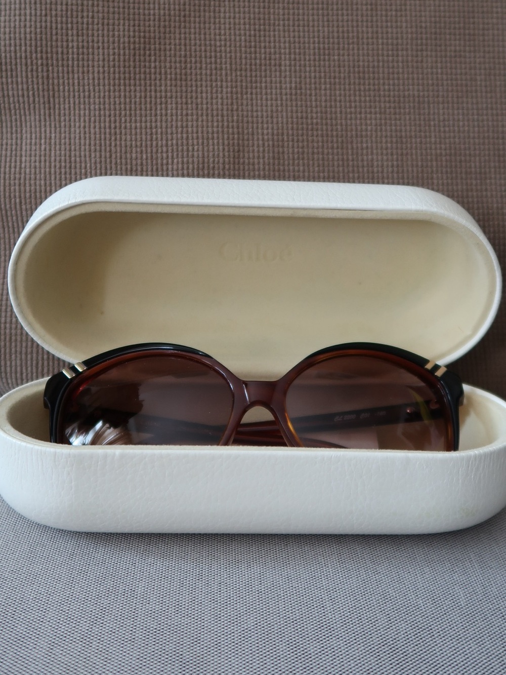 Chloé CL 2200 Oversized Round Sunglasses Brown Tortoise w/ Case